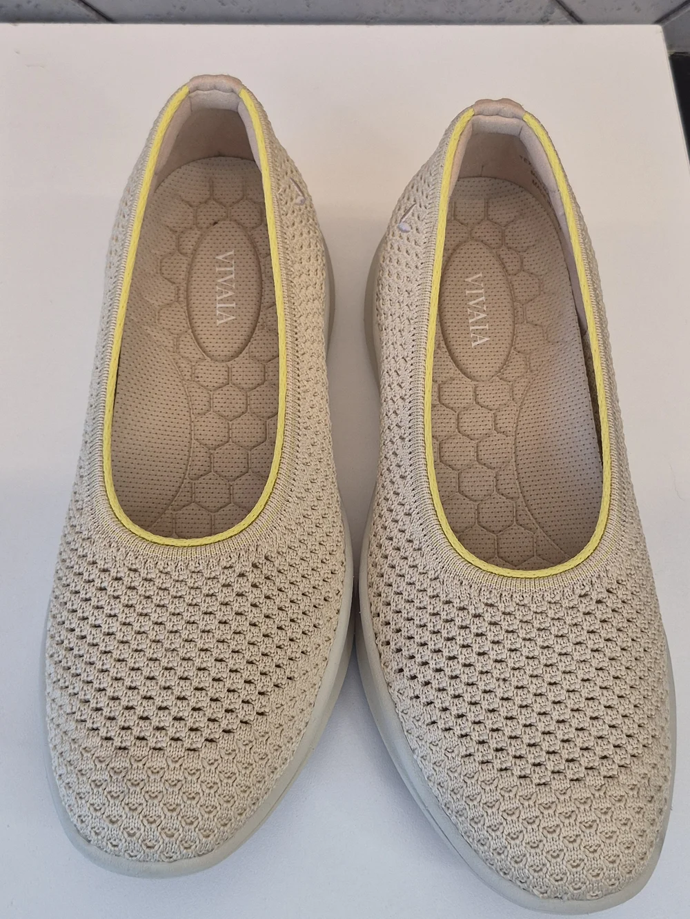 Vionic Women’s Beige Knit Slip-On Flats with Yellow Trim